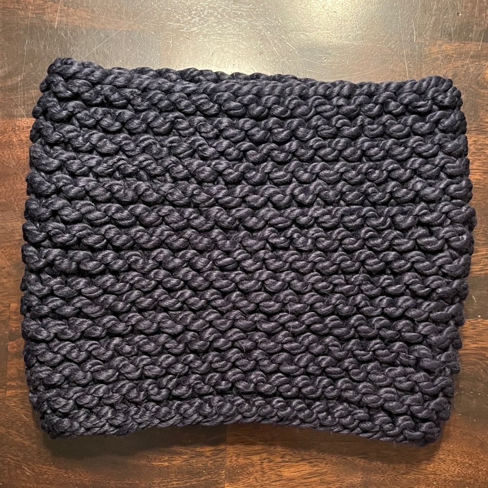 Hollister Chunky Knit Deep Blue Scarf